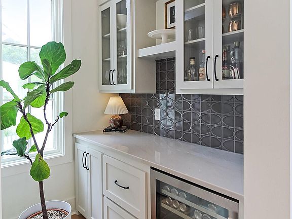 4th image of 3199 Pointe Marie Dr