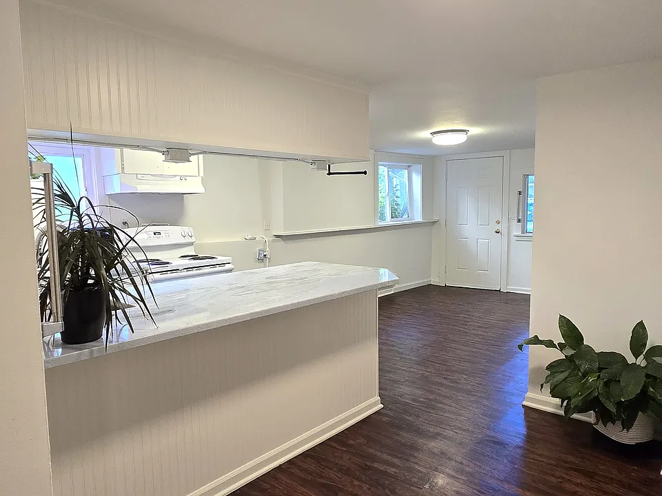Eat in kitchen