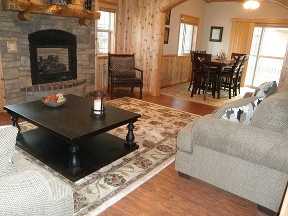 3rd image of 41893 Evergreen Dr