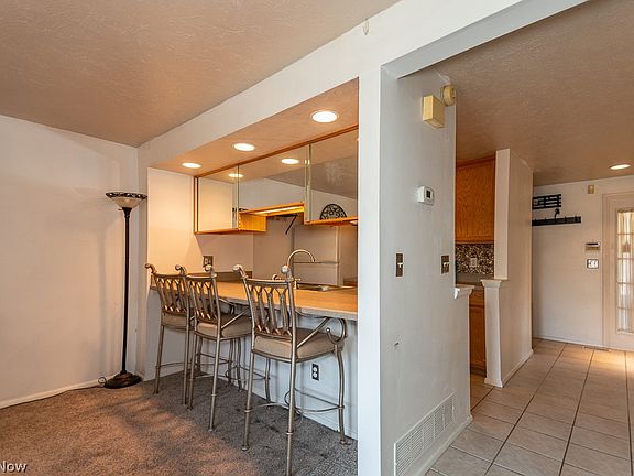 2nd image of 1185 Brookline Pl APT F