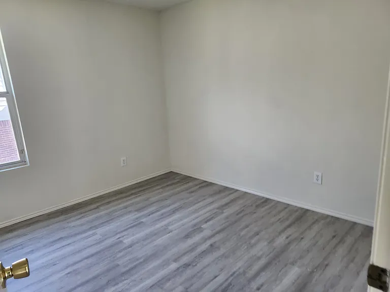 5100 Waterford Dr — Photo 24