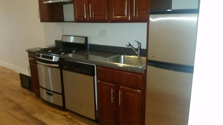 Rented by Evergreen Apartments BK | media 22