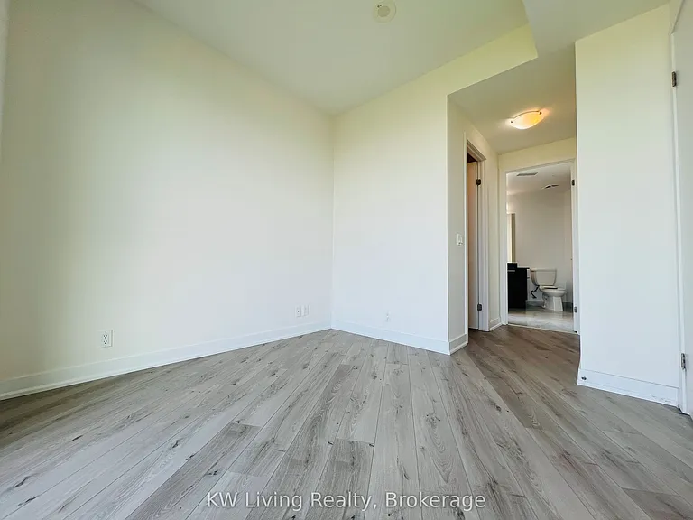 10 Park Lawn Rd #4204 — Photo 5