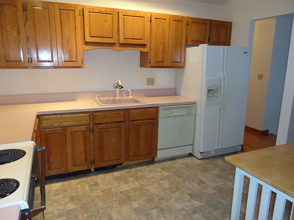 5th image of 6 Merrall Dr