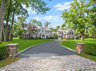 8 Cathlow Dr, Riverside, CT 06878