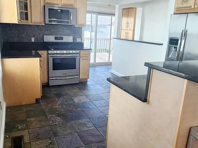 137 Sweet Ave — Photo 6
