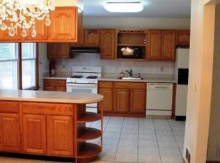 6 Fawnridge Dr, Millington, NJ 07946