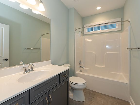 Corvallis Full Bath