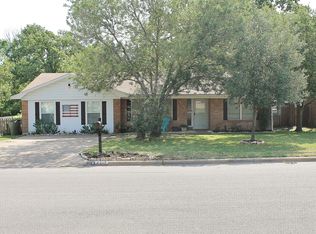 2317 Wayside Dr, Bryan, TX 77802