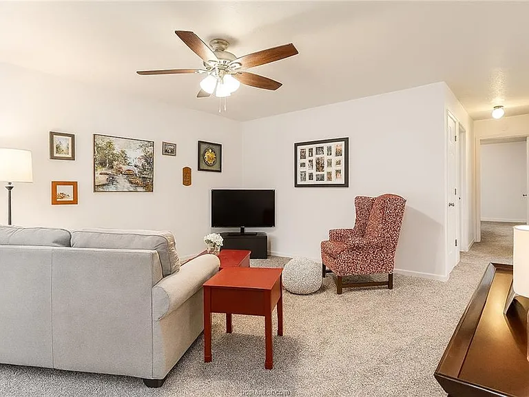 2406 Bandera Dr — Photo 11