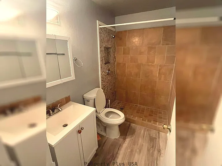 4701 N 26th Ln — Photo 6