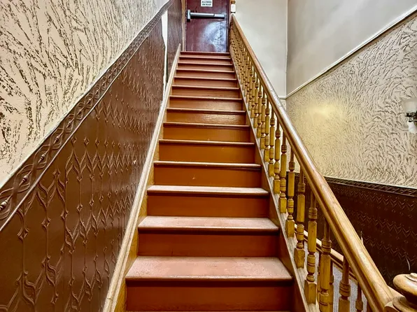 2052 Gates Avenue image 8 of 23