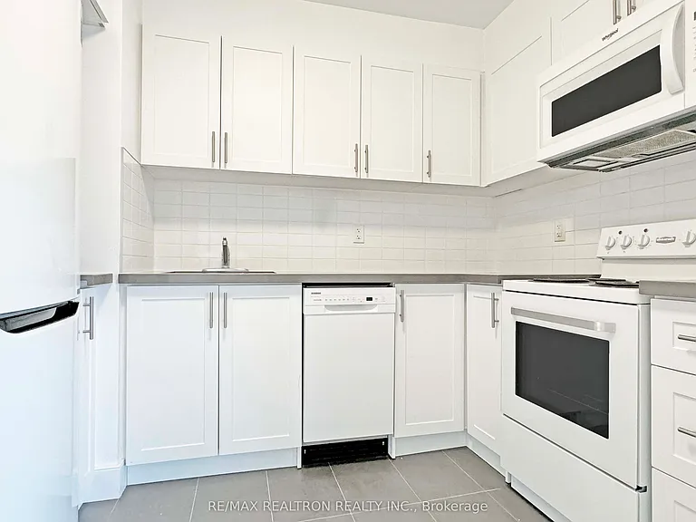 485 Huron St #801 — Photo 5
