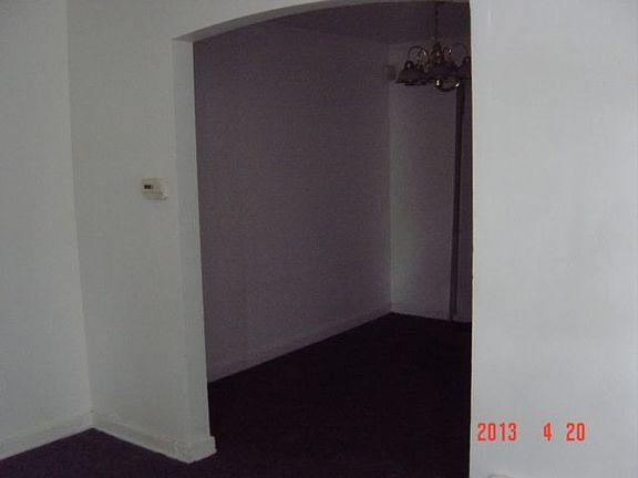 2nd image of 9711 S Hoxie Ave