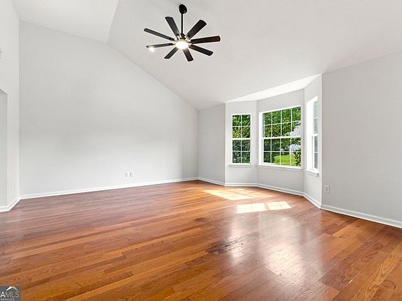 5th image of 2308 Briar Knoll Rd