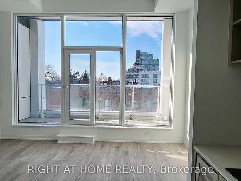 2020 Bathurst St #209 — Photo 6