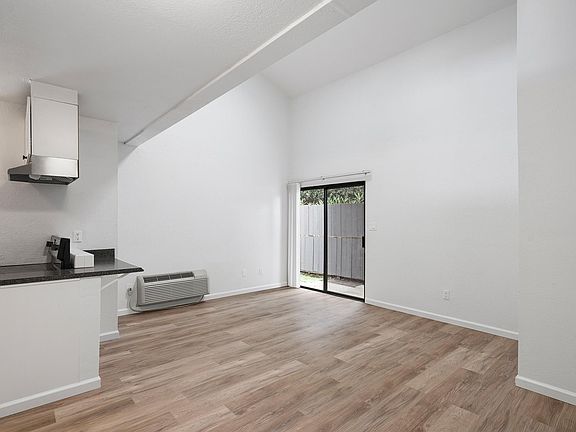 5th image of 400 E Poplar Ave APT 3