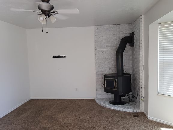 Front room/wood fireplace