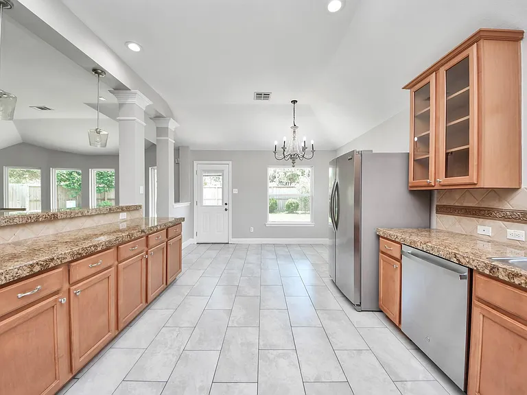 18027 Parkwille Ln — Photo 7