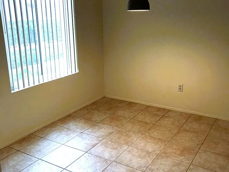 700 W La Veta Ave #S3 — Photo 4