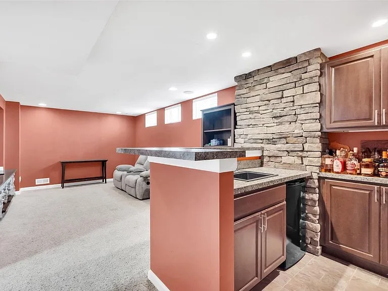 836 Wayland Dr — Photo 22