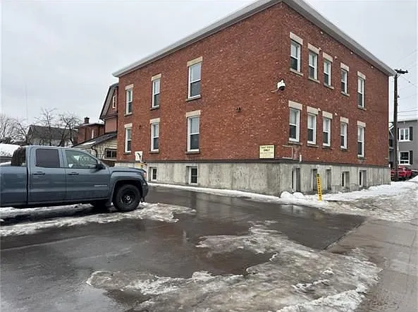 135 Concord St S #3 — Photo 12