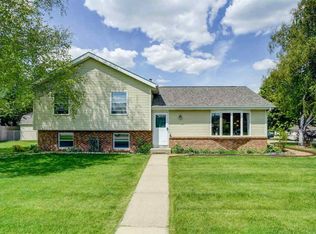 2019 Morningside Dr, Janesville, WI 53546