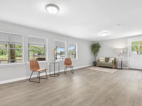 18125 River Bend Rd, Saint Amant, LA 70449