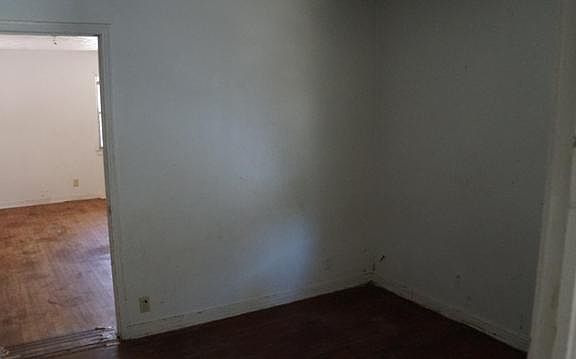 4th image of 2655 Wilhurt Ave