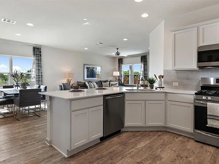 4605 Quarrybank Dr — Photo 2