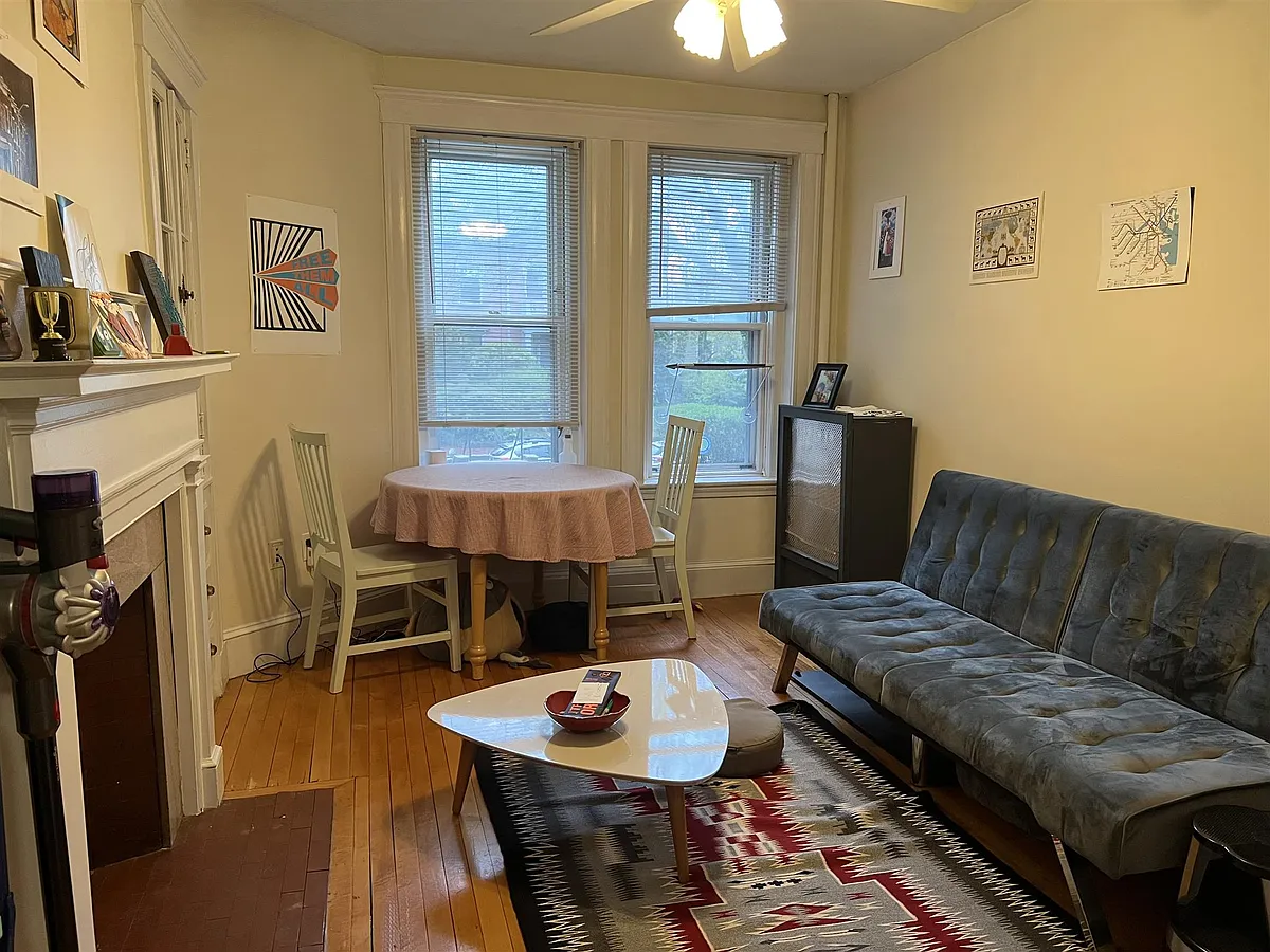 Building Photo - 331 Harvard St #2