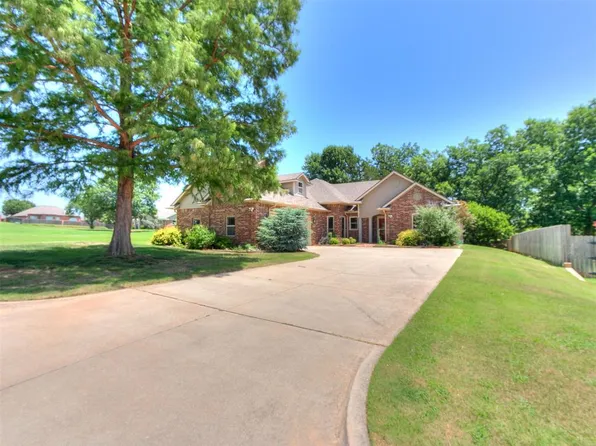 661 Lakeside Dr, Noble, OK 73068