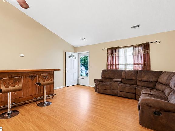 3rd image of 119 E Ridgemount Ct