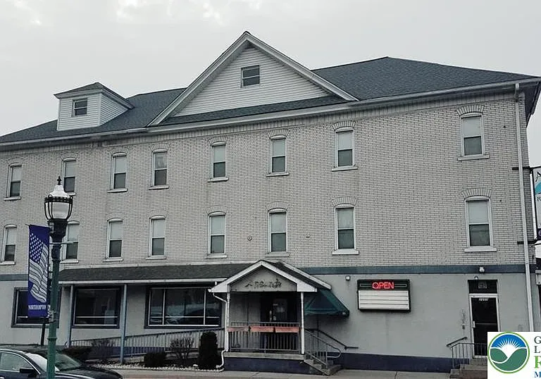 2050 Main St #8 — Photo 1