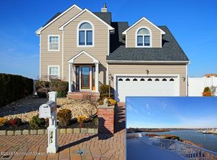 143 Glimmer Glass Cir, Manasquan, NJ 08736