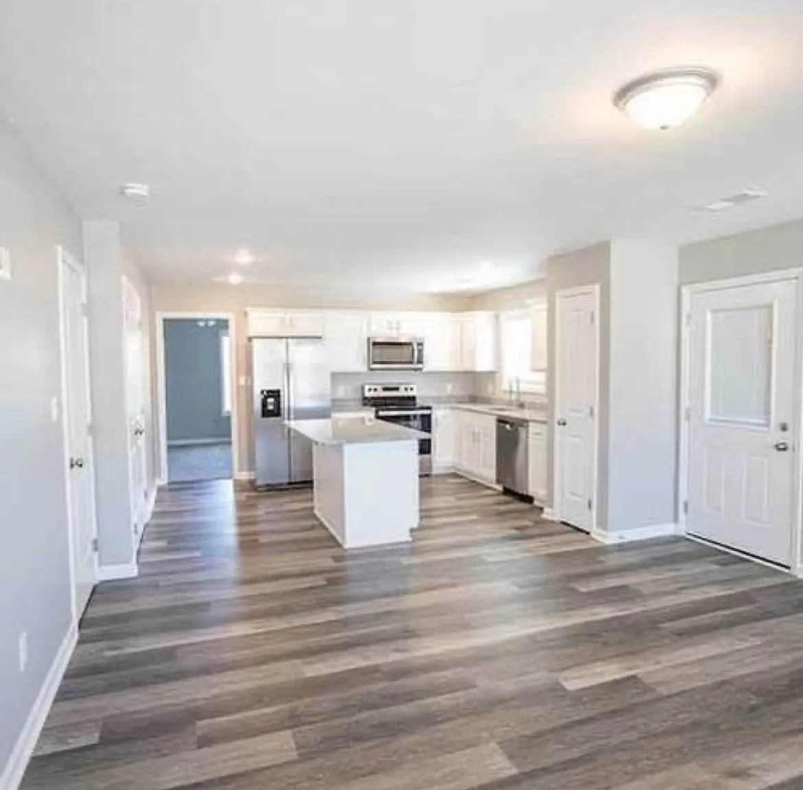 3 bed, 1650 sqft, $1,575 — Photo 3