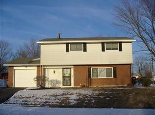 7270 Charnwood Dr, Huber Heights, OH 45424