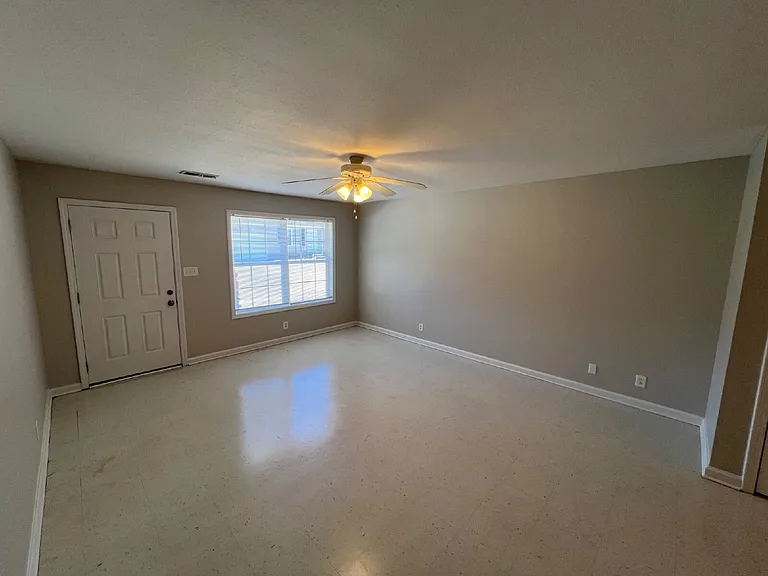 9101 Pembroke Oak Grove Rd #3E — Photo 5