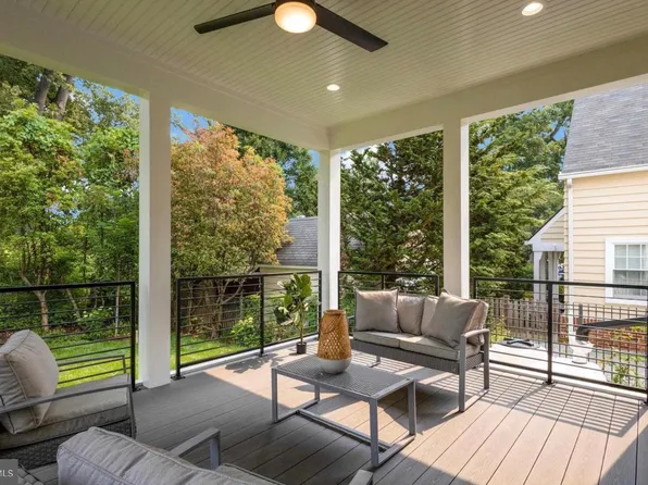 3308 Wyndham Cir APT 221, Alexandria, VA 22302