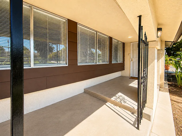 801 Piute St — Photo 2