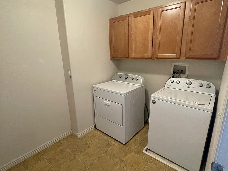 245 E July Ln — Photo 26