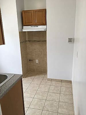 4th image of 140 W 238th St #C