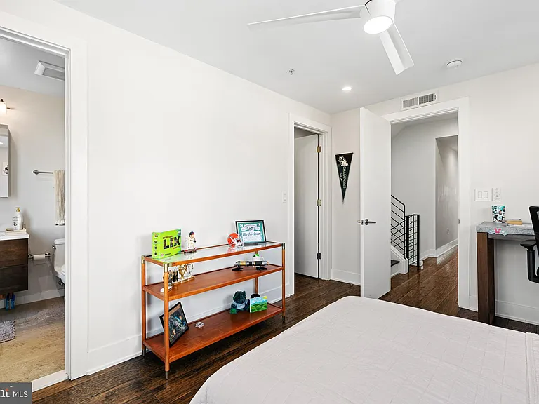 212 N 21st St #1 — Photo 25