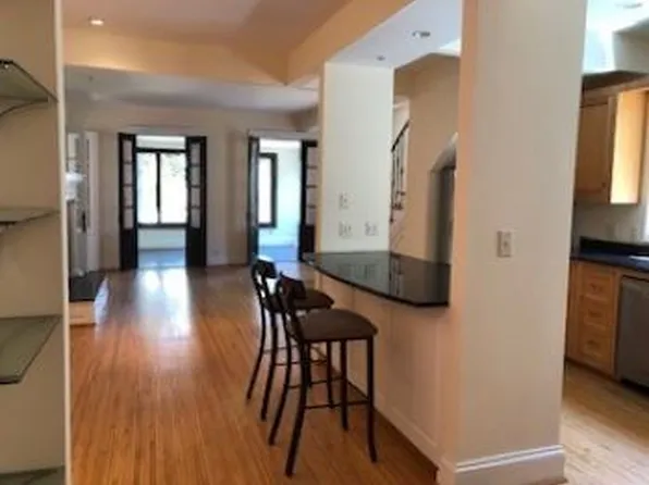 323 Court St, Portsmouth, VA 23704