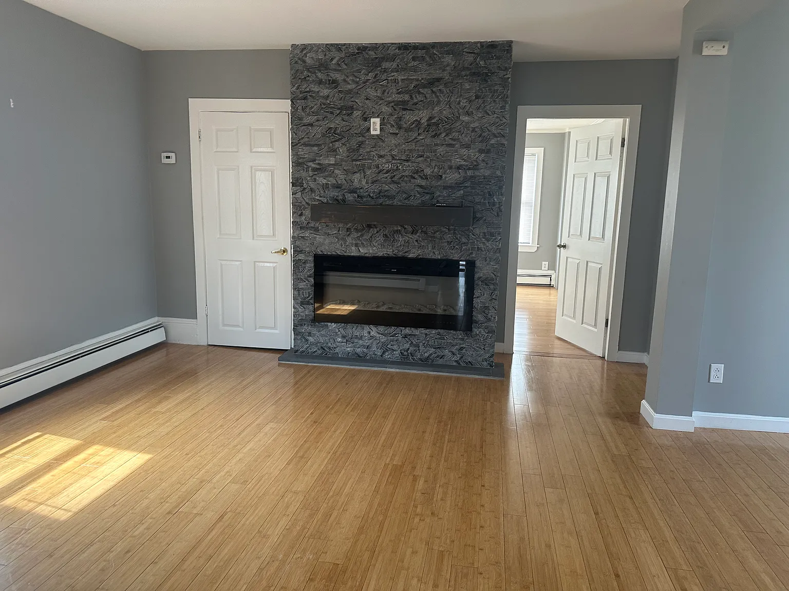 3 bed, 1.5 bath, 1355 sqft, $3,000 — Photo 2