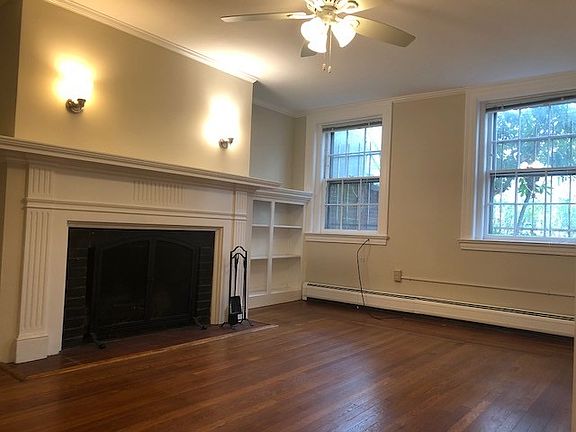 2nd image of 256 Bradley St #Gu