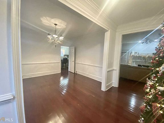 2nd image of 1412 Aramore Dr SE