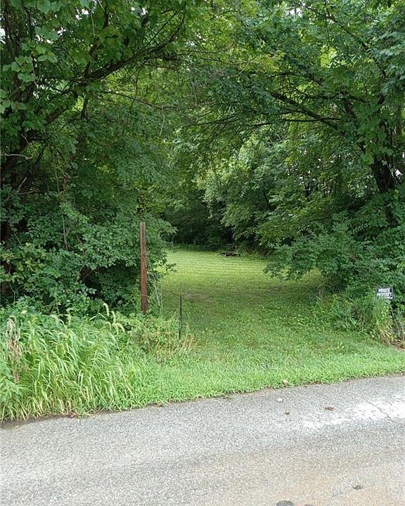 1st image of 111 E Vamo Rd