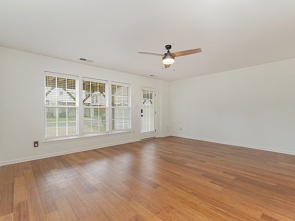 3rd image of 901 Tiger Ln #25