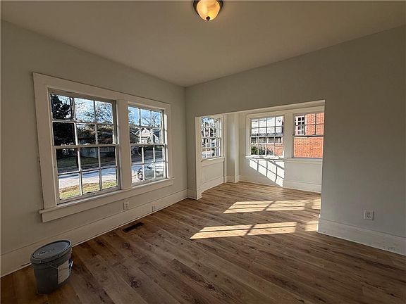 5th image of 1026 Inverness Ave